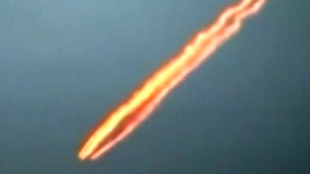 Suspected meteorite streaks across Peruvian sky on Aug. 25, 2011 