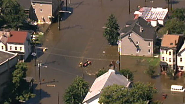 Record flood drowns Patterson, N.J. 