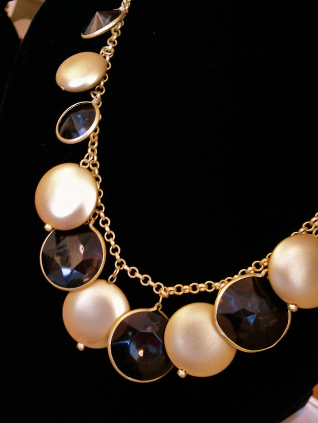 11/29 Shopping &amp; Style Gold &amp; Black Beads 