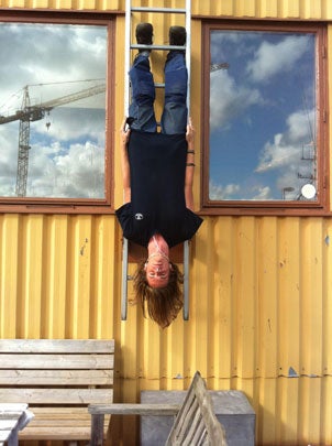 LOL-worthy "batman-ing" photos, it's the new "planking" 