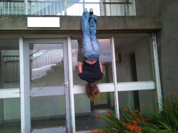 LOL-worthy "batman-ing" photos, it's the new "planking" 