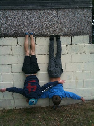 LOL-worthy "batman-ing" photos, it's the new "planking" 