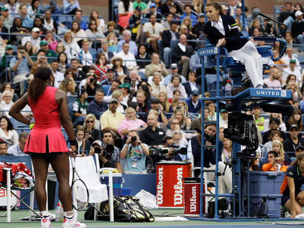 Serena Williams argues with chair umpire Eva Asderaki 