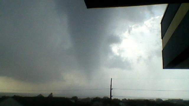 oc-tornado1.jpg 