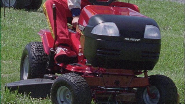 lawn_tractor.jpg 