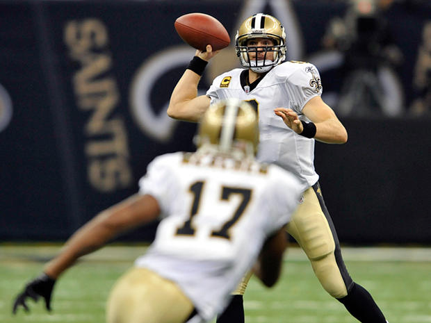 Drew Brees passes during the first half 