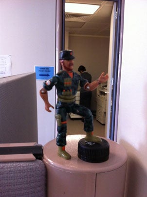 LOL-worthy "teapotting" photos - it's the new "planking" 