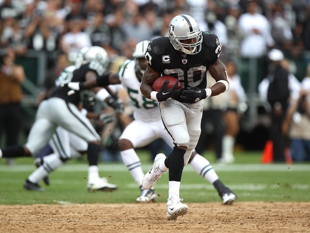 Darren McFadden runs all over the New York Jets 