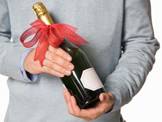 12/13 - shopping and style - host gifts - wine bottle present - thinkstock 