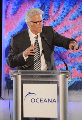 025-ocean--danson-speaks.gif 