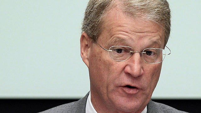 Antonio Borges, Director of the IMF's European Department, addresses the media as he releases a report entitled, "Regional Economic Outlook for Europe: Navigating Stormy Waters" in Brussels, Oct. 5, 2011.  