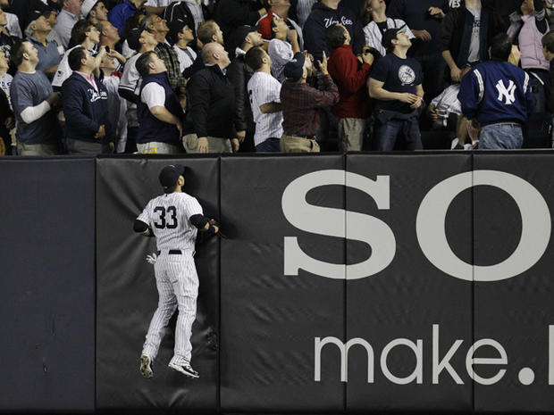 Nick Swisher watches Don Kelly's home run 