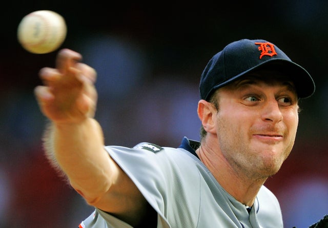 Max Scherzer throws a pitch 