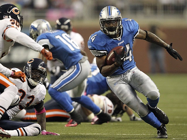 Jahvid Best rushes for a first down 