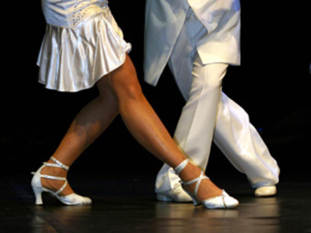 11/3 - how to be a gentleman - date nights - salsa dancing - thinkstock 