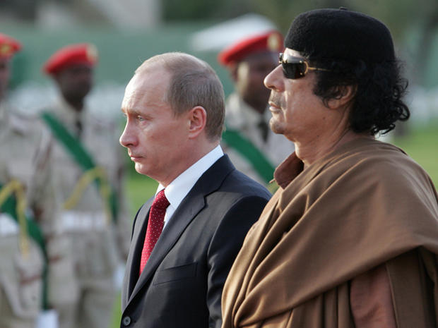 Vladimir Putin meets with Muammar Qaddafi 