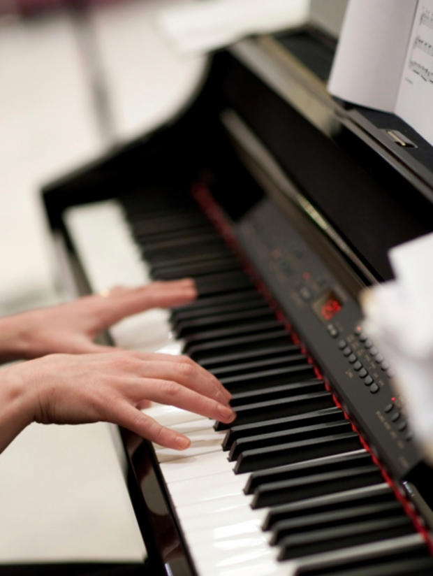 1/5 Nightlife &amp; Music Piano Lessons 
