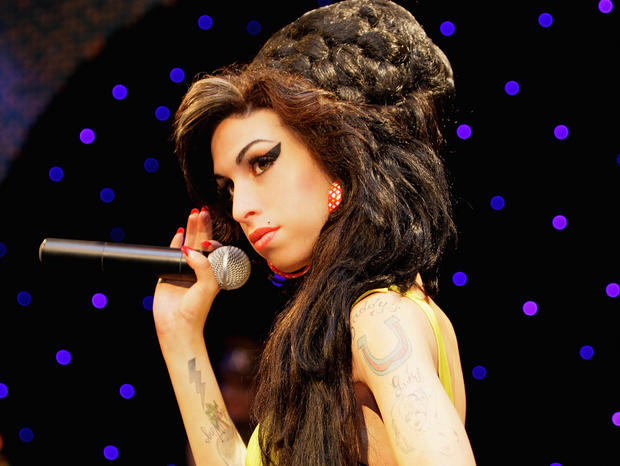 10/25 Shopping &amp; Style Amy Winehouse 