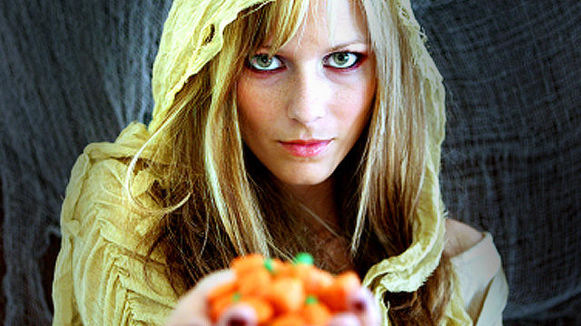 halloween, giving candy, creepy, spooky, witch, trick or treat, trick-or-treat, october, stock, 4x3 