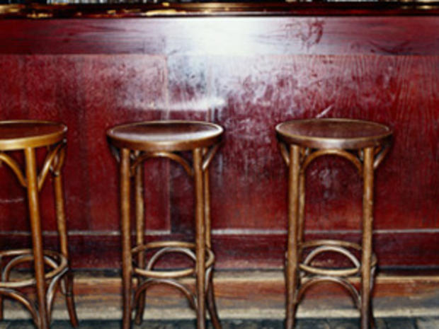 11/10 - how to be a gentleman - sports bars - stools 