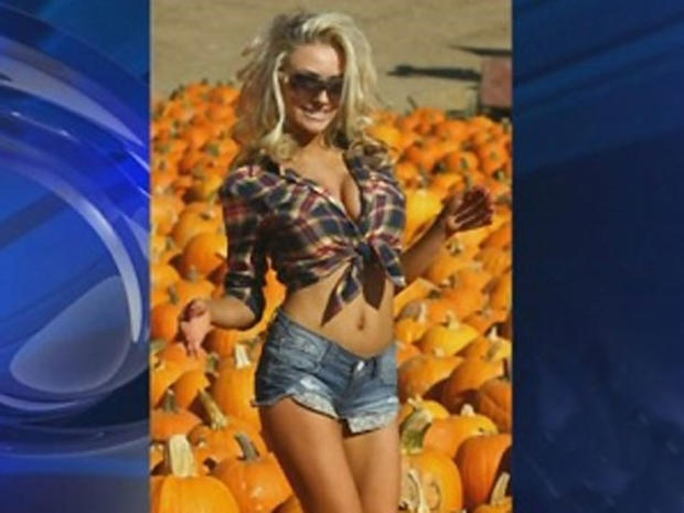 Courtney Stodden, aspiring teen actress, pushes the limits in pumpkin patch pictures 