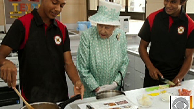 es_10227_QUEEN_STEW_102711.jpg 