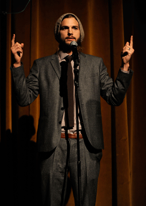 016-kutcher--on-stage.gif 