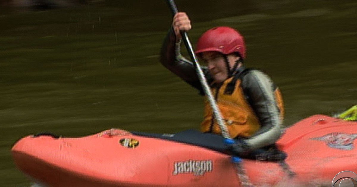 Kayaking gives wounded vets therapy on the water - CBS News