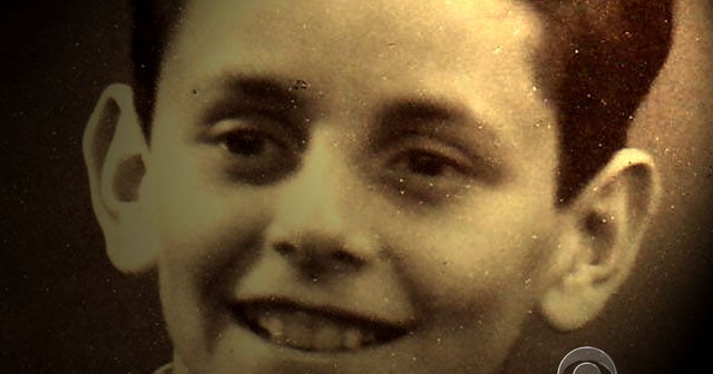 Holocaust stories pieced together with photos - CBS News