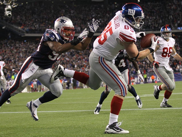 Jake Ballard scores on a pass from Eli Manning 