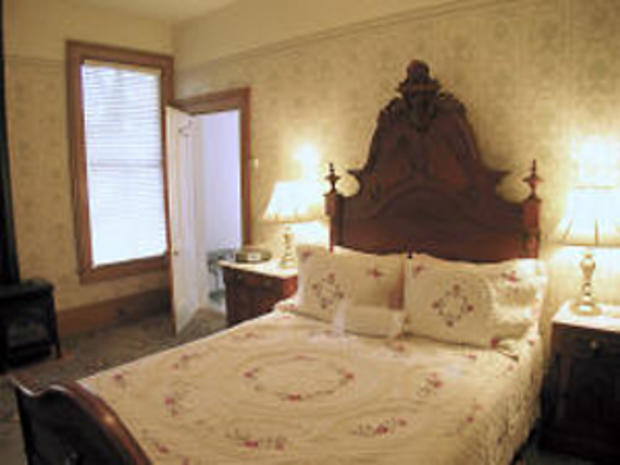 1/28/12 - Travel &amp; Outdoors- Guide to Romantic Bed and Breakfasts - The Inn at Locke House Langdon Room 