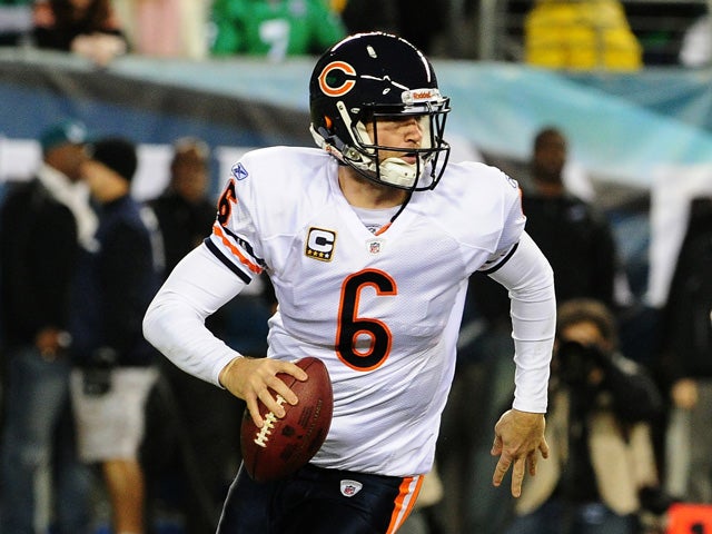 Jay Cutler passes 