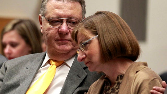 111114-Tyler_Clementi_parents-AP11111413931.jpg 