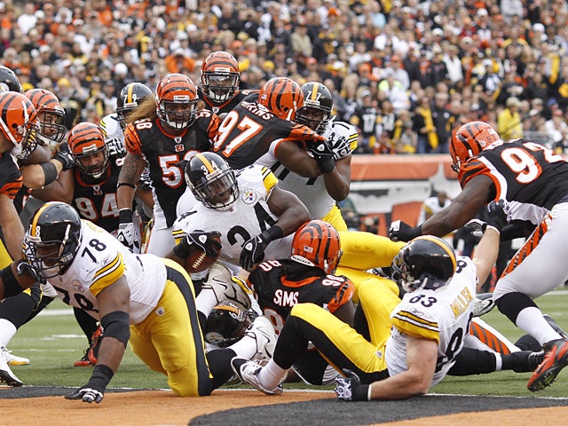 Rashard Mendenhall rushes for a two-yard touchdown  