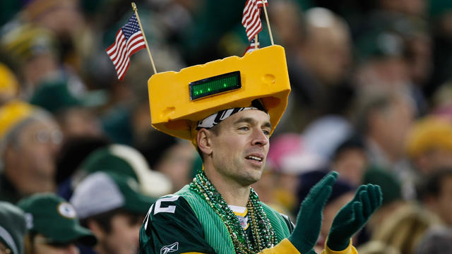 Wis. Lawmakers To Honor Man Behind Cheesehead Hat - CBS Minnesota