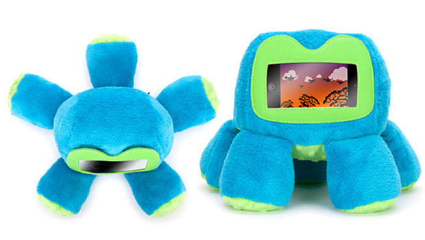 How to make your iPhone into a huggable toy for your baby 