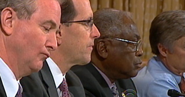 Signs of progress in debt talks non-existent - CBS News