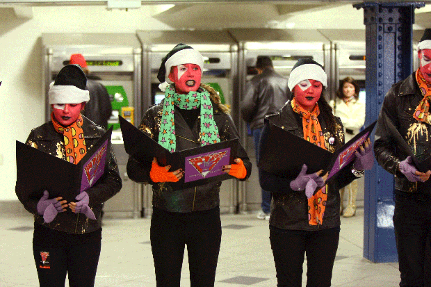 006-carolers.gif 