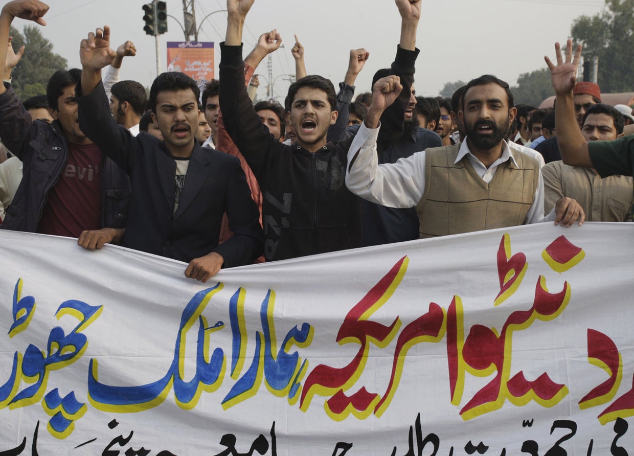 Anti-NATO tension builds in Pakistan - CBS News