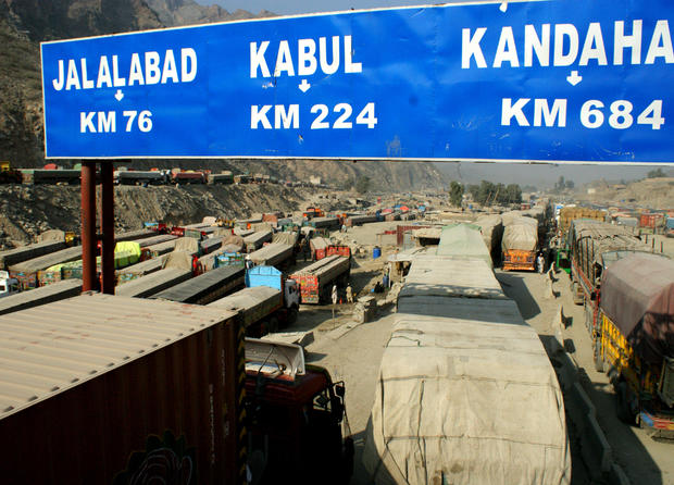Afghanistan-bound trucks stopped at Pakistani border 