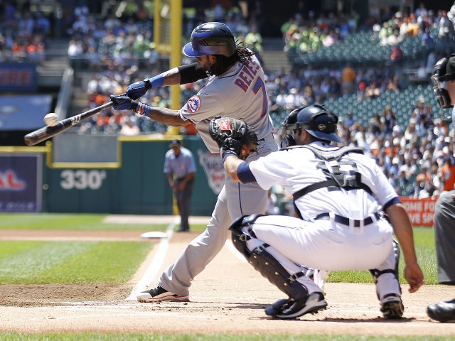 Jose Reyes singles to right center field  
