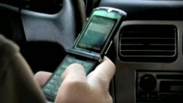 cell-phone-driving.jpg 