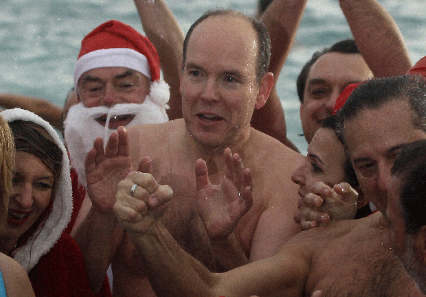 002-albert-holiday-swim.gif 