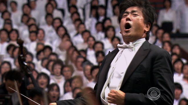 10,000 chorus sings "Ode to Joy" 