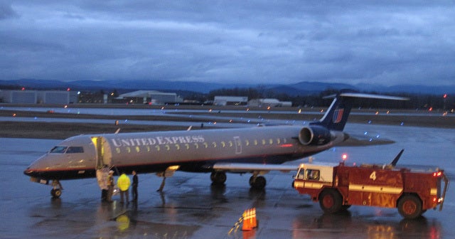 2 planes make emergency landings at Vt. airport CBS News