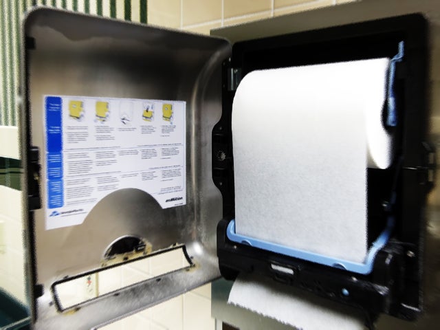 paper towels, generic, bathroom paper 