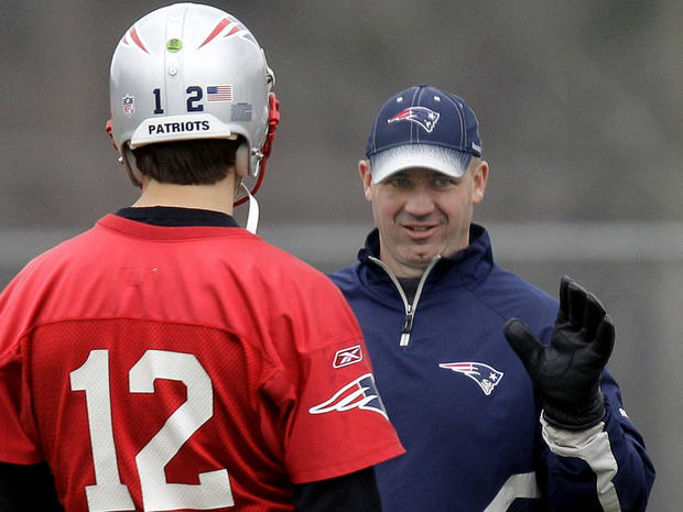 Bill O'Brien talks with New England Patriots quarterback Tom Brady 