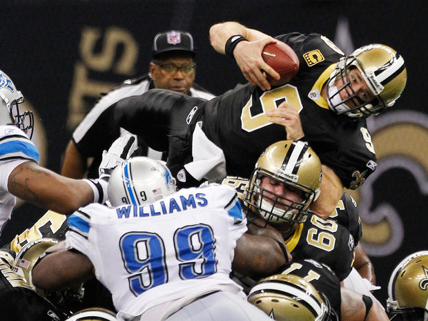 Drew Brees over the line for a first down 