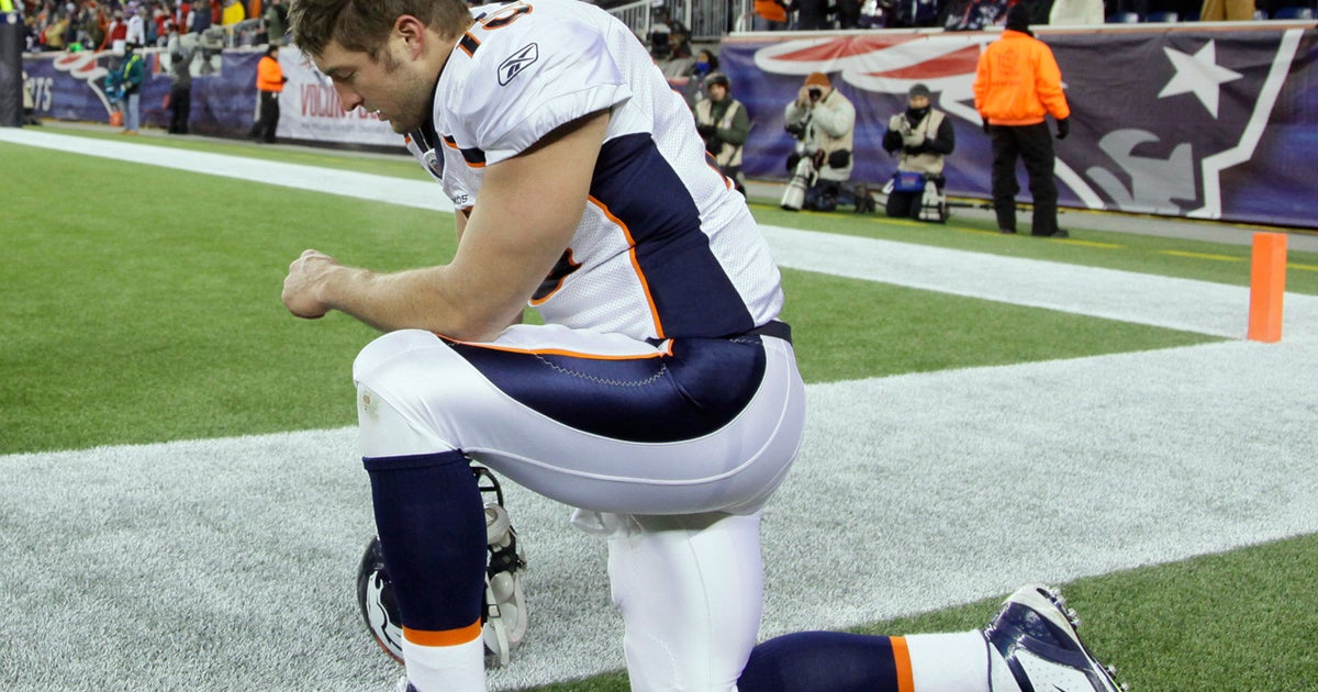 Tim Tebow's success bigger online than on field - CBS News