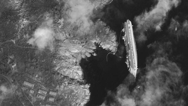 Costa Concordia aerial photo 